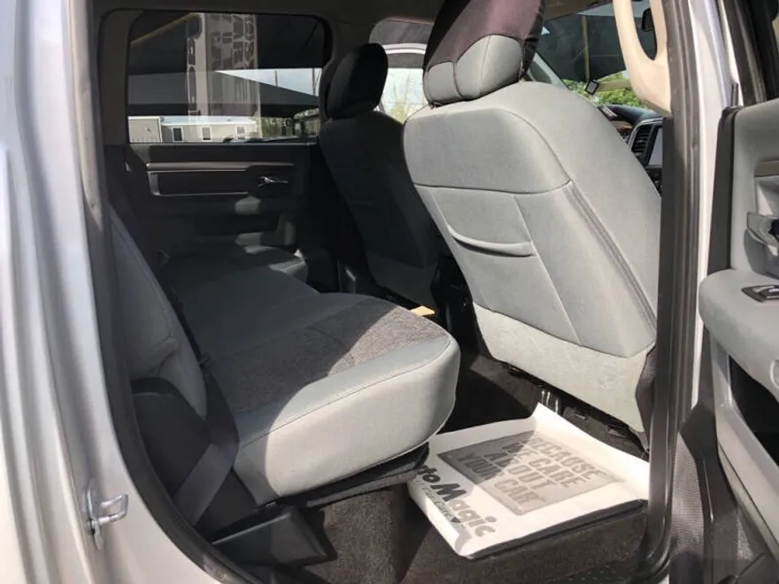 2016 Ram 1500 SLT photo 1