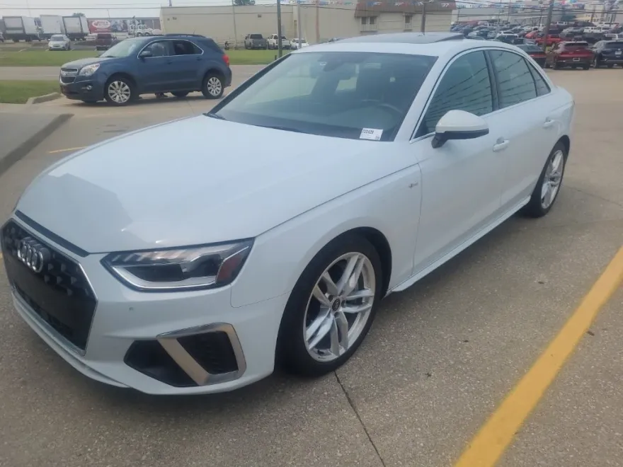 2023 Audi A4 S line Quattro Premium Plus photo 1