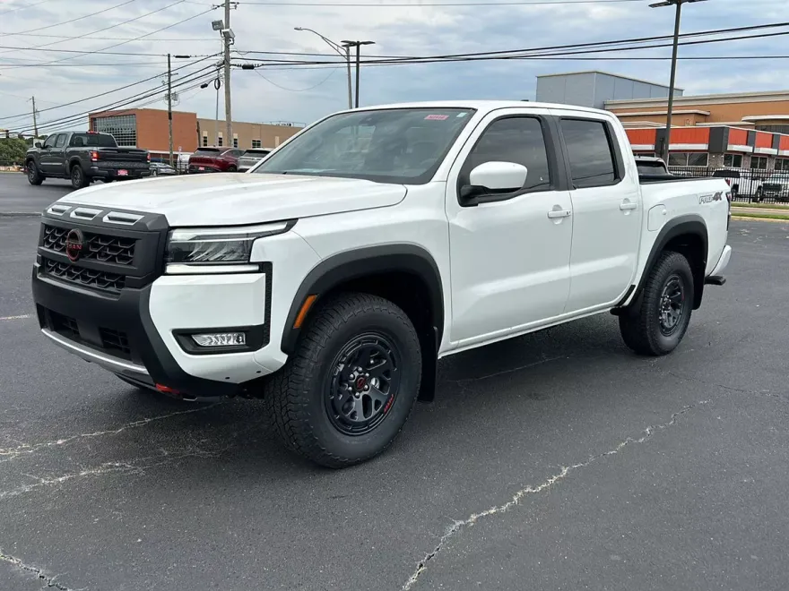 2025 Nissan Frontier PRO-4X photo 1