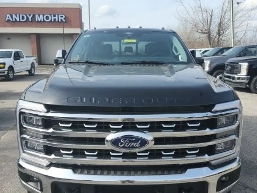 2025 Ford F-350 Lariat photo 1