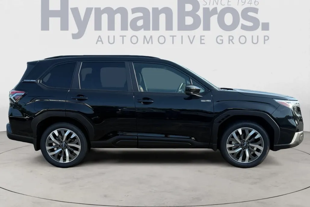 2025 Subaru Forester Touring photo 1