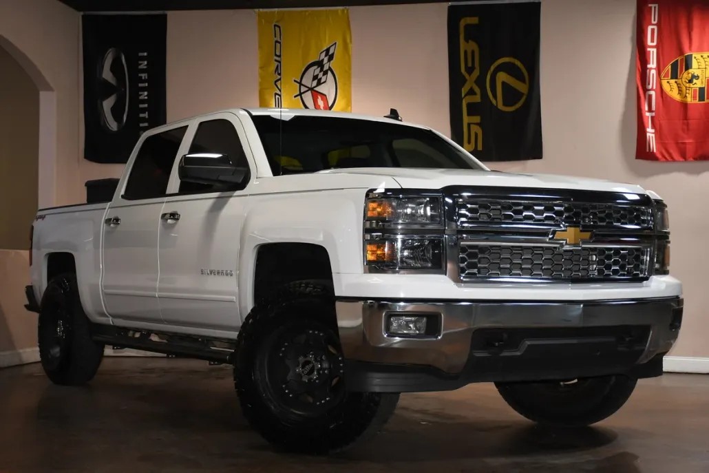 2015 Chevrolet Silverado 1500 LT photo 1
