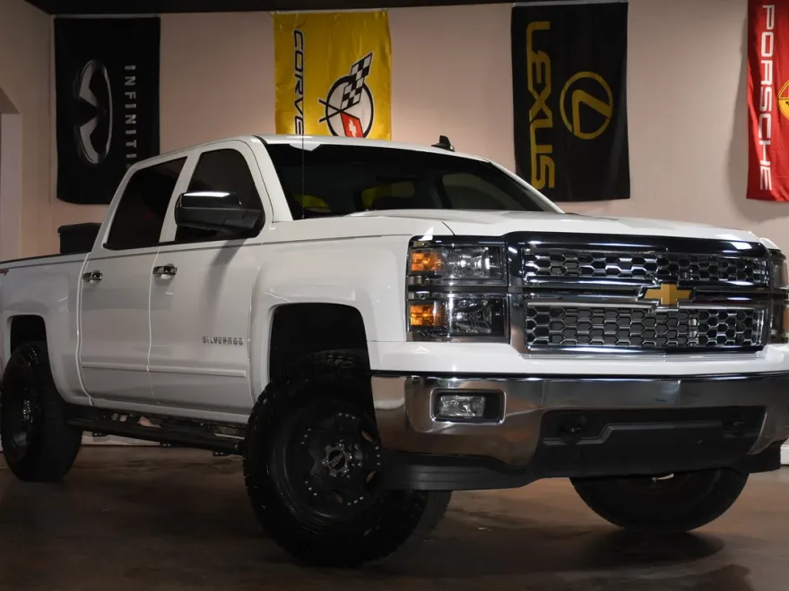 2015 Chevrolet Silverado 1500 LT photo 1