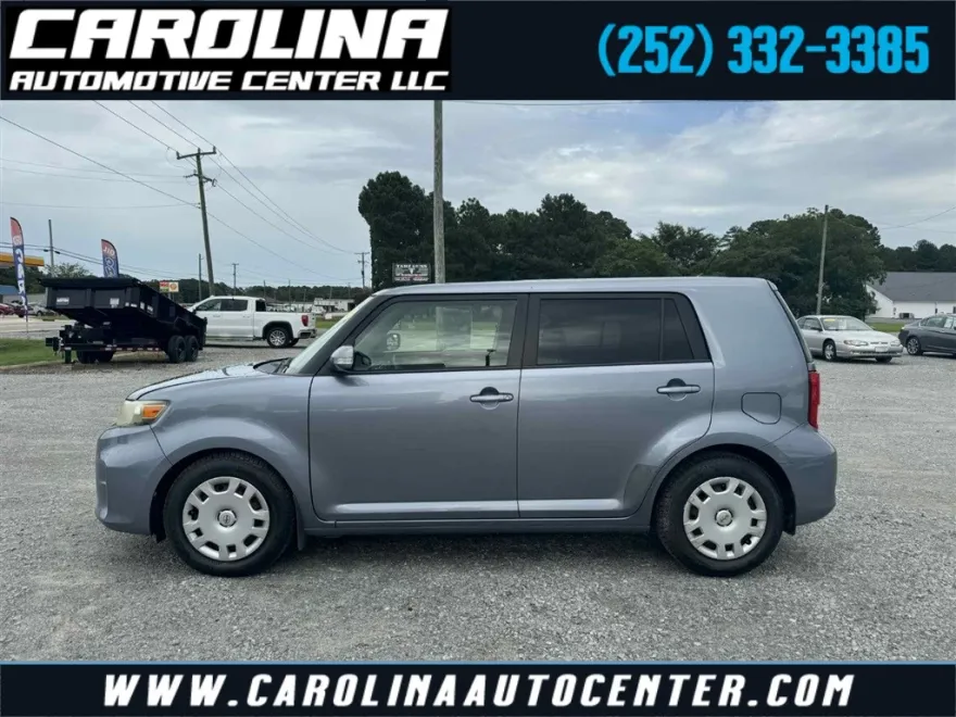 2012 Scion xB photo 1