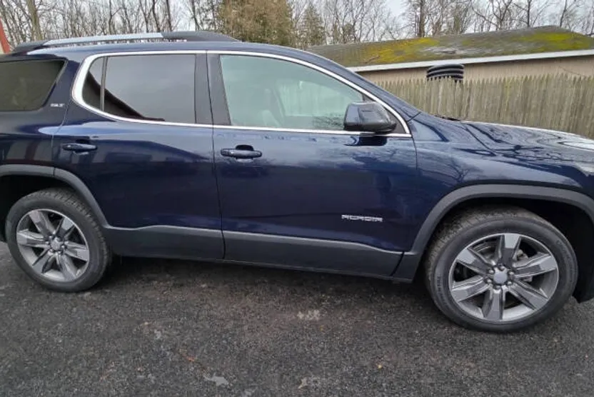 2017 Gmc Acadia SLT photo 1