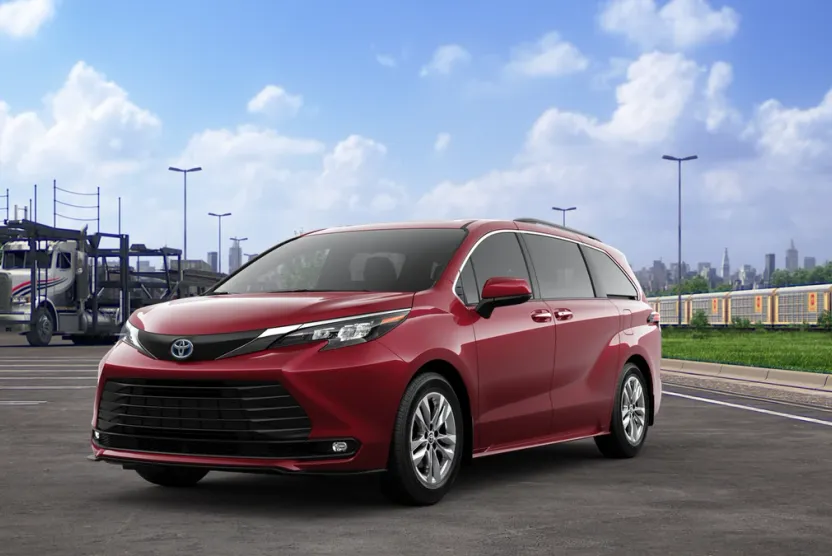 2025 Toyota Sienna XLE photo 1