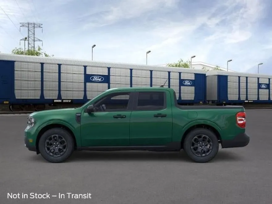 2025 Ford Maverick XLT photo 1