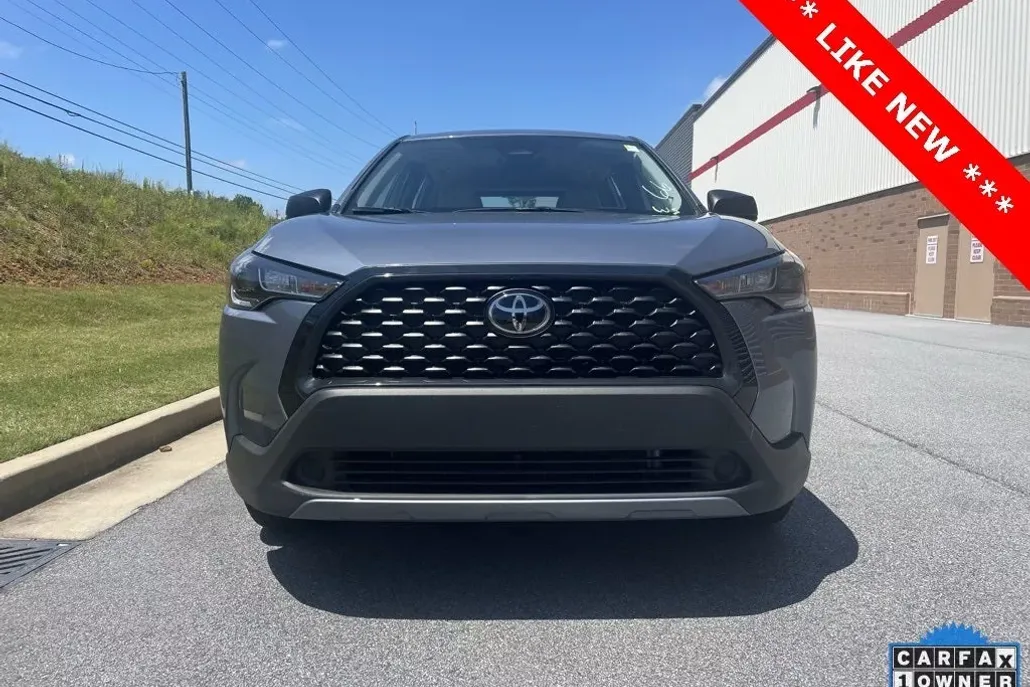 2024 Toyota Corolla Cross L photo 1