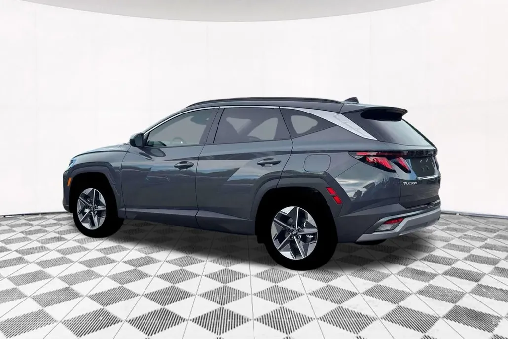 2026 Hyundai Tucson SEL photo 1