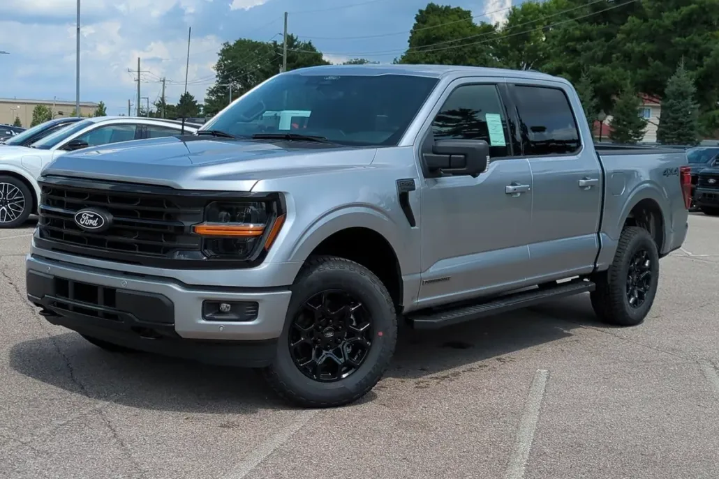 2025 Ford F-150 XLT photo 1