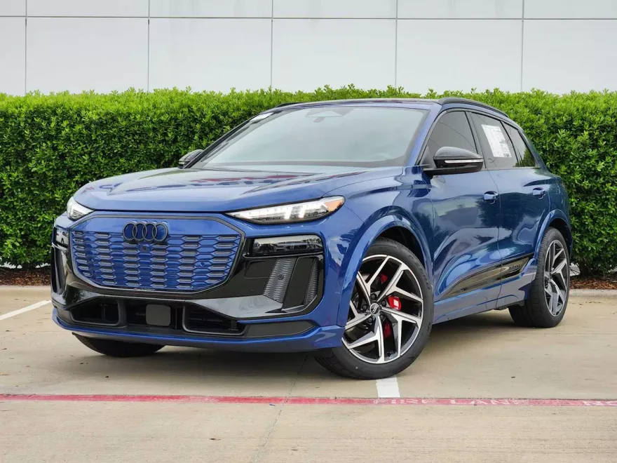 2025 Audi SQ6 photo 1