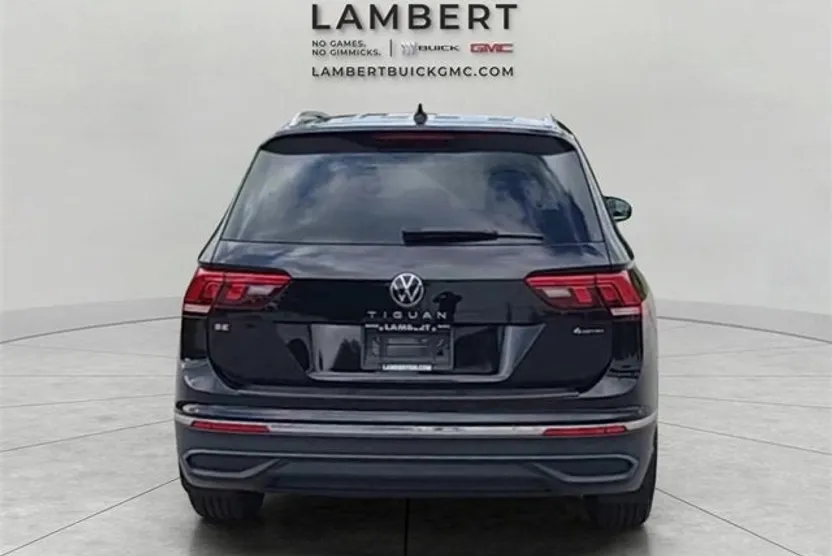 2024 Volkswagen Tiguan SE photo 1