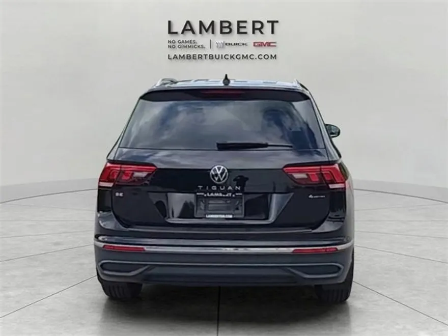 2024 Volkswagen Tiguan SE photo 1