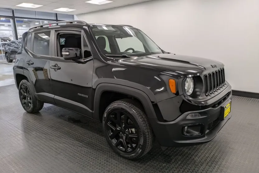 2017 Jeep Renegade Latitude North Edition photo 1