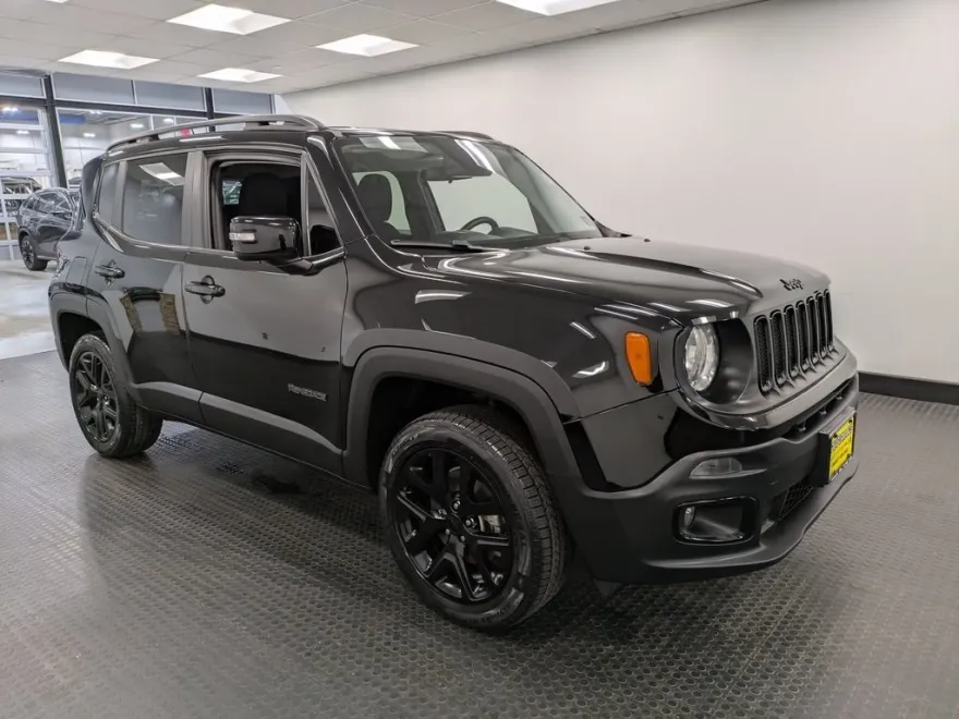 2017 Jeep Renegade Latitude North Edition photo 1