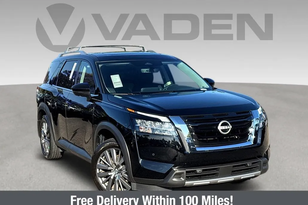 2024 Nissan Pathfinder SL photo 1