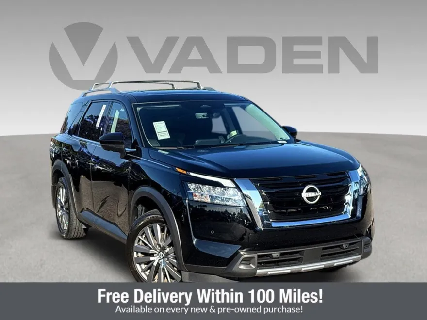 2024 Nissan Pathfinder SL photo 1