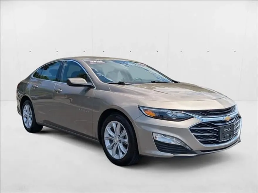 2024 Chevrolet Malibu 1LT photo 1