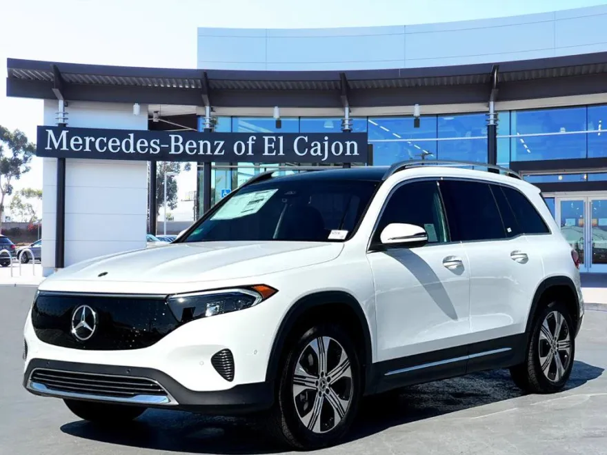 2024 Mercedes Benz EQB 4MATIC photo 1