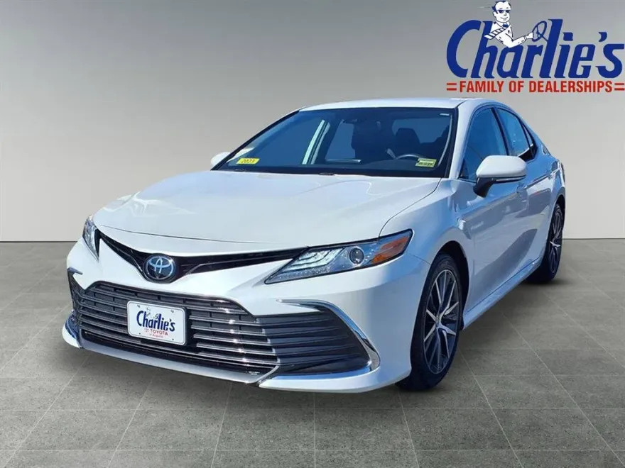 2023 Toyota Camry XLE photo 1