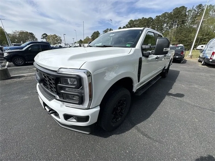 2025 Ford F-350 XL photo 1