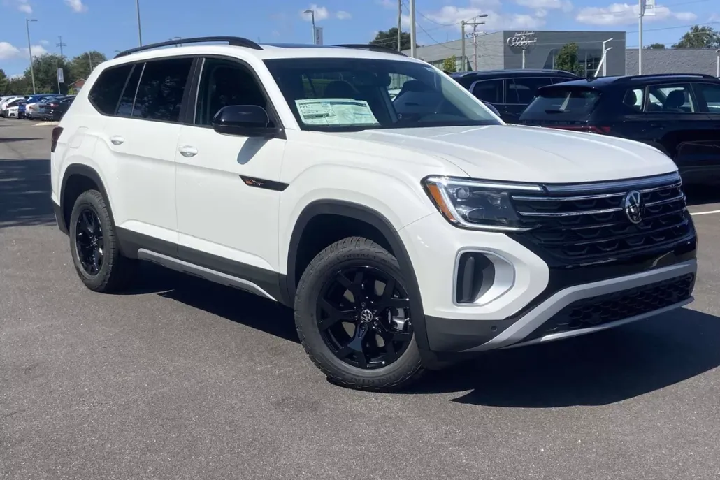 2026 Volkswagen Atlas Peak Edition SE photo 1