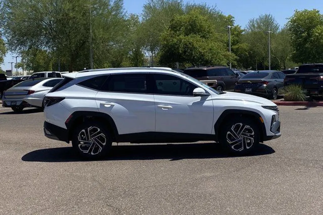 2025 Hyundai Tucson Hybrid Limited photo 1