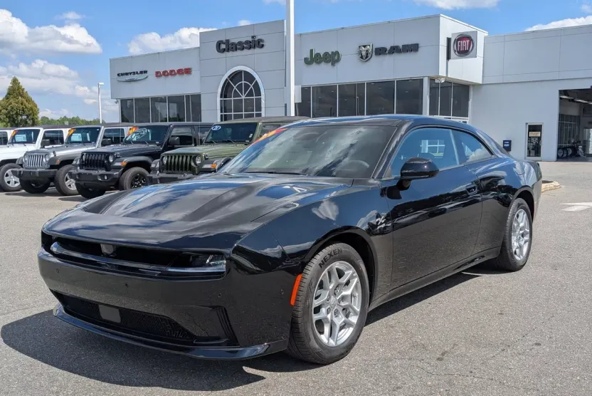 2025 Dodge Charger R/T photo 1