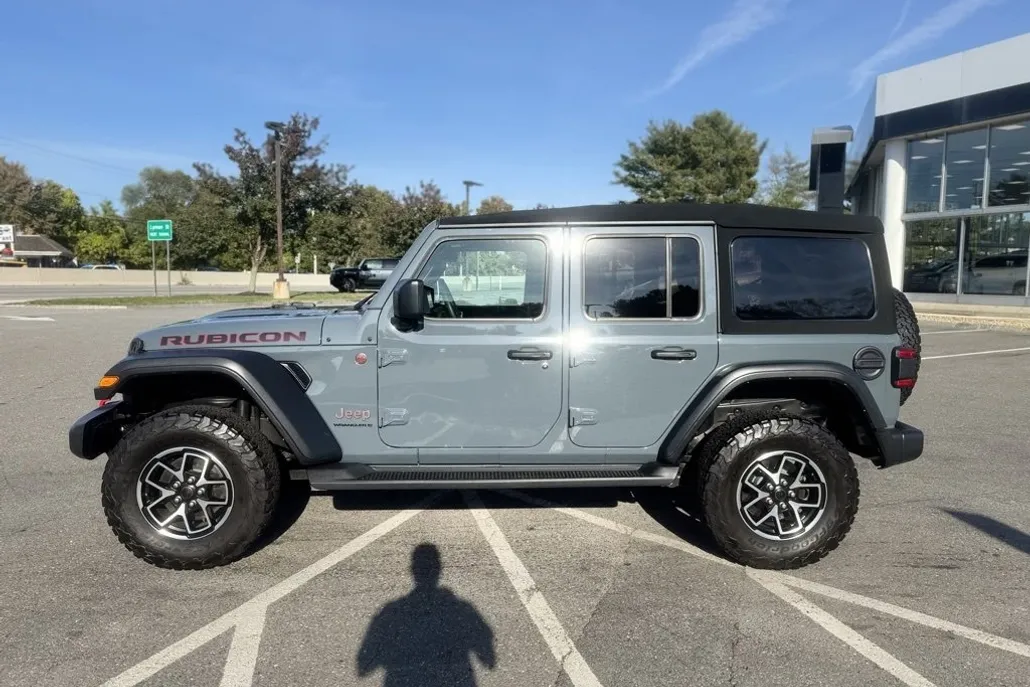 2024 Jeep Wrangler Rubicon photo 1