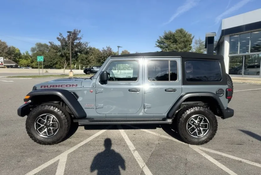 2024 Jeep Wrangler Rubicon photo 1