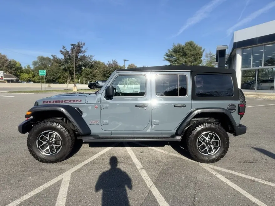 2024 Jeep Wrangler Rubicon photo 1