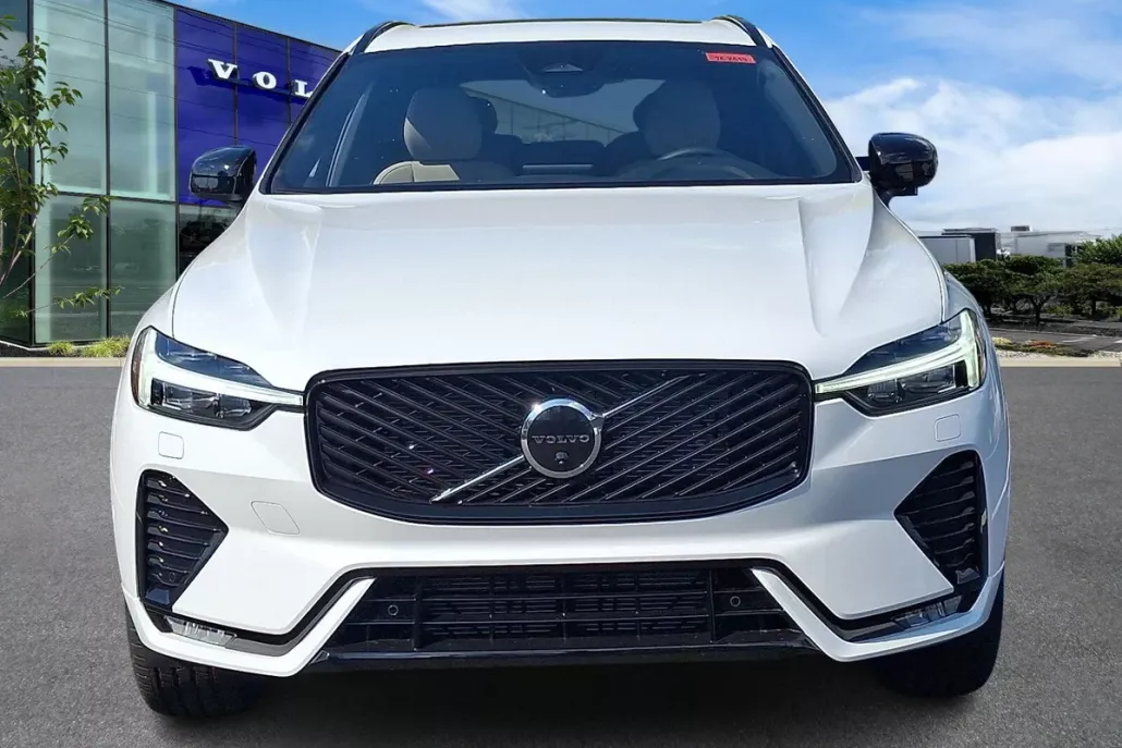 2026 Volvo XC60 B5 Plus photo 1