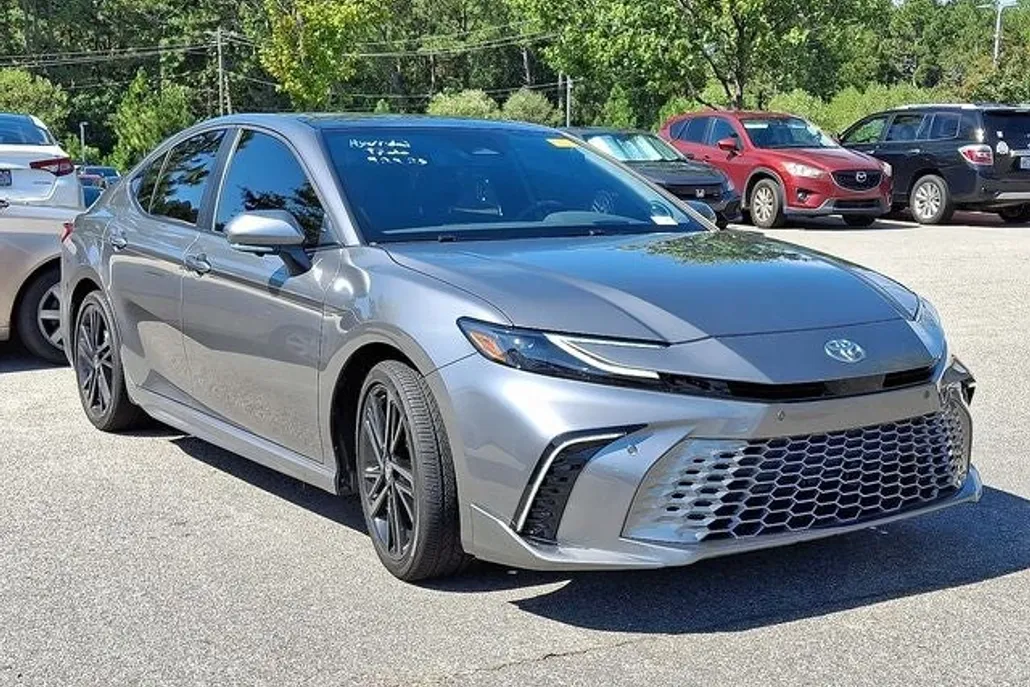 2025 Toyota Camry XSE photo 1