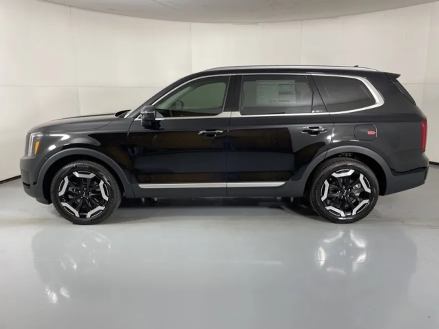 2025 Kia Telluride S photo 1
