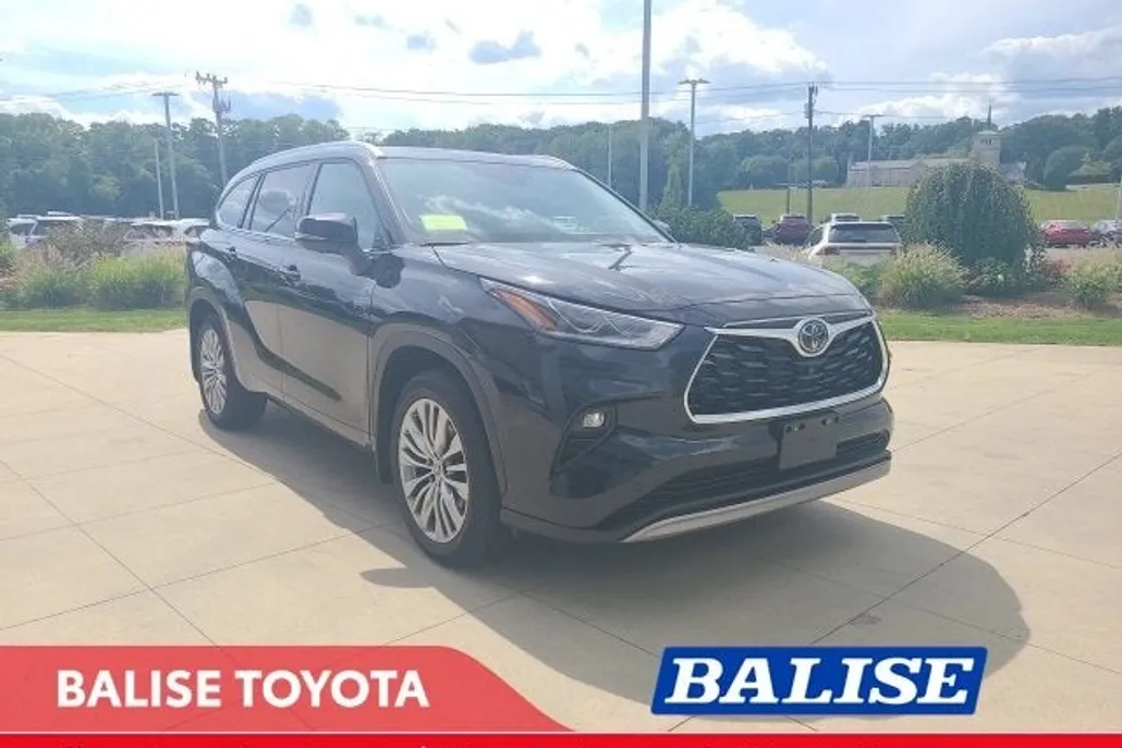 2024 Toyota Highlander Platinum photo 1