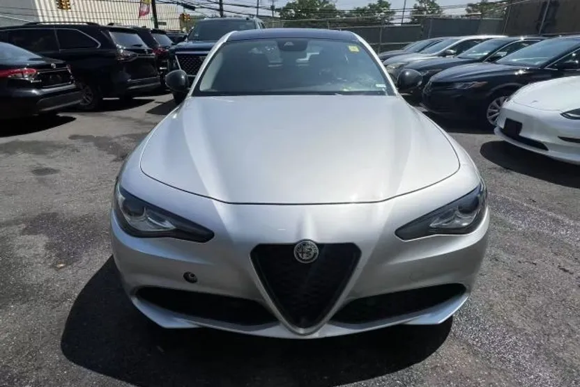 2021 Alfa Romeo Giulia SPRINT photo 1