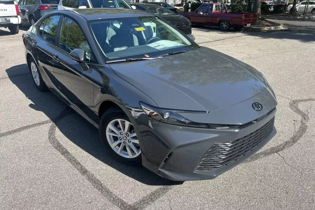 2026 Toyota Camry LE photo 1