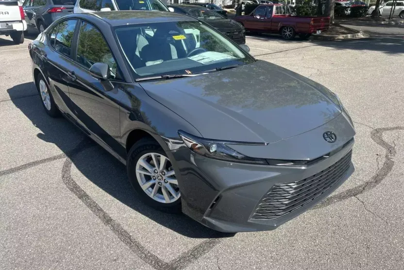 2026 Toyota Camry LE photo 1