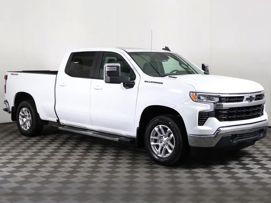 2023 Chevrolet Silverado 1500 LT photo 1