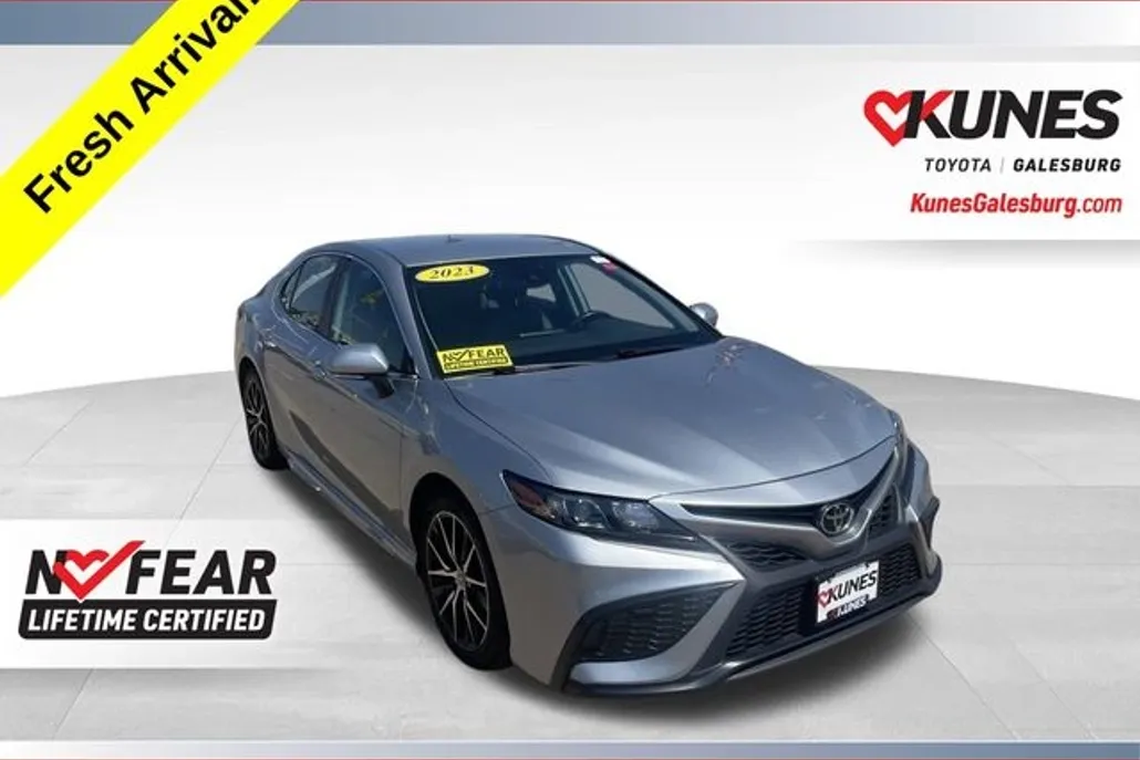 2023 Toyota Camry SE photo 1