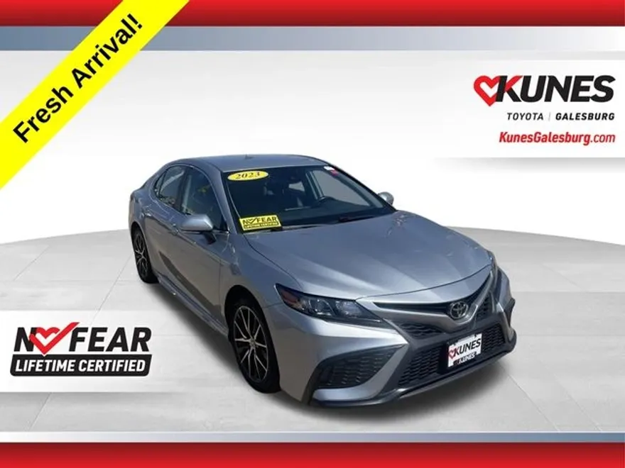 2023 Toyota Camry SE photo 1