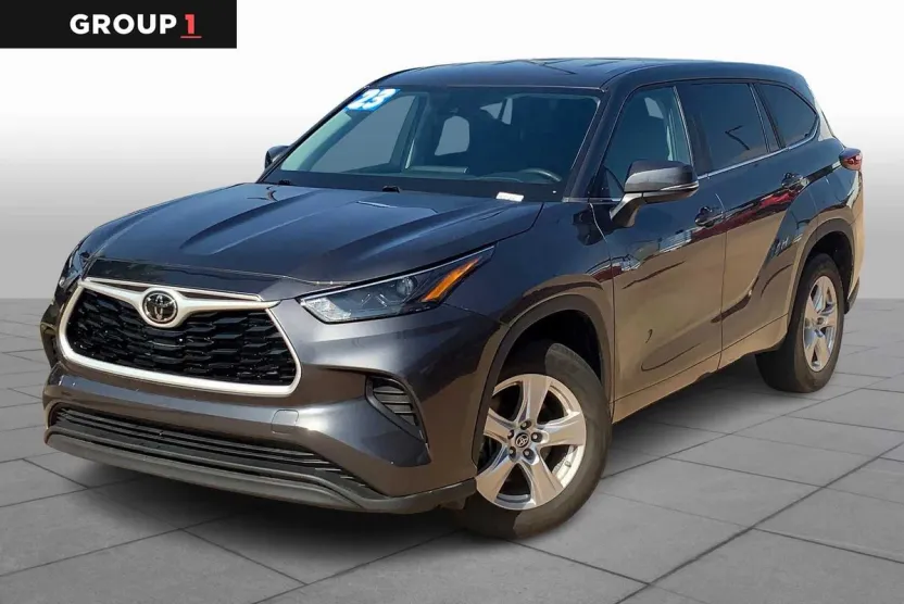 2023 Toyota Highlander L photo 1