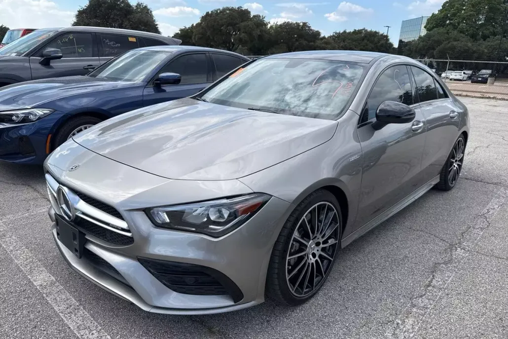 2020 Mercedes Benz CLA 35 AMG 4MATIC photo 1