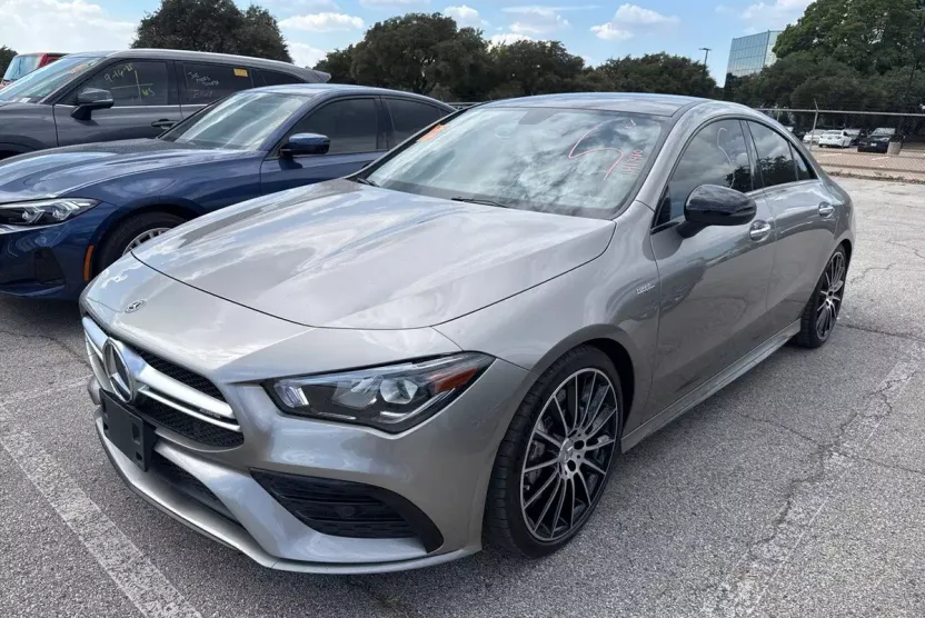 2020 Mercedes Benz CLA 35 AMG 4MATIC photo 1