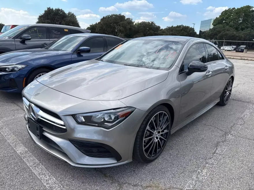 2020 Mercedes Benz CLA 35 AMG 4MATIC photo 1