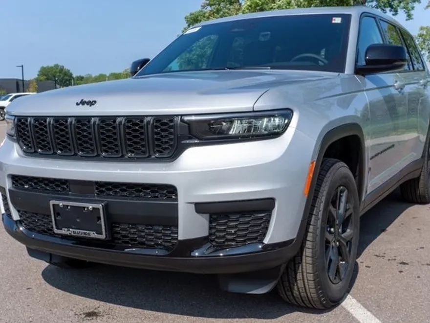 2025 Jeep Grand Cherokee Altitude X photo 1