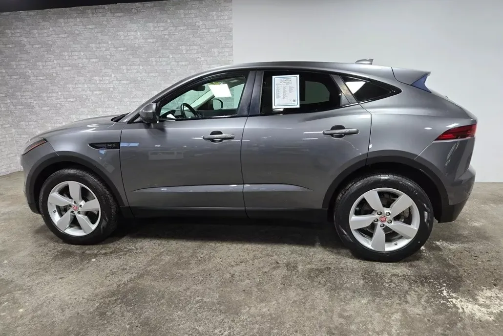 2019 Jaguar E-PACE SE photo 1