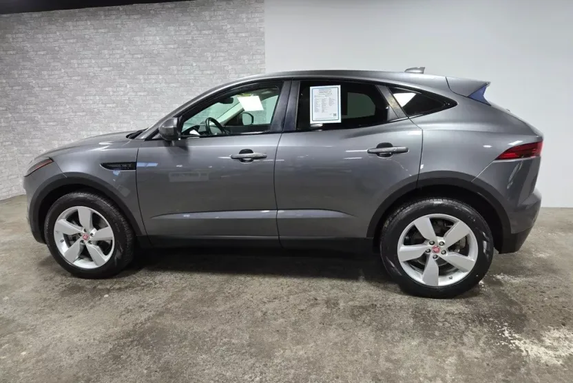 2019 Jaguar E-PACE SE photo 1