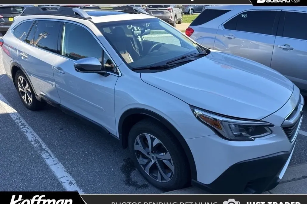 2022 Subaru Outback Touring XT photo 1