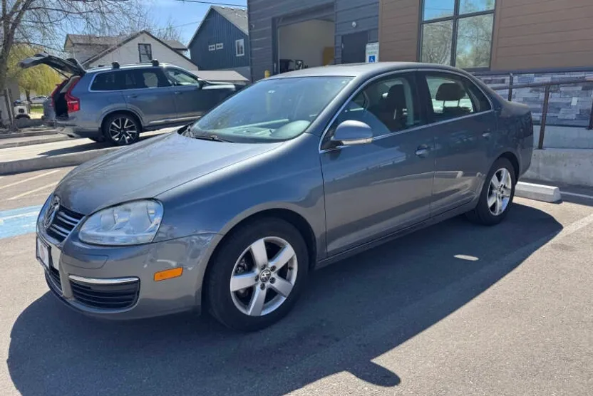 2009 Volkswagen Jetta SEL photo 1